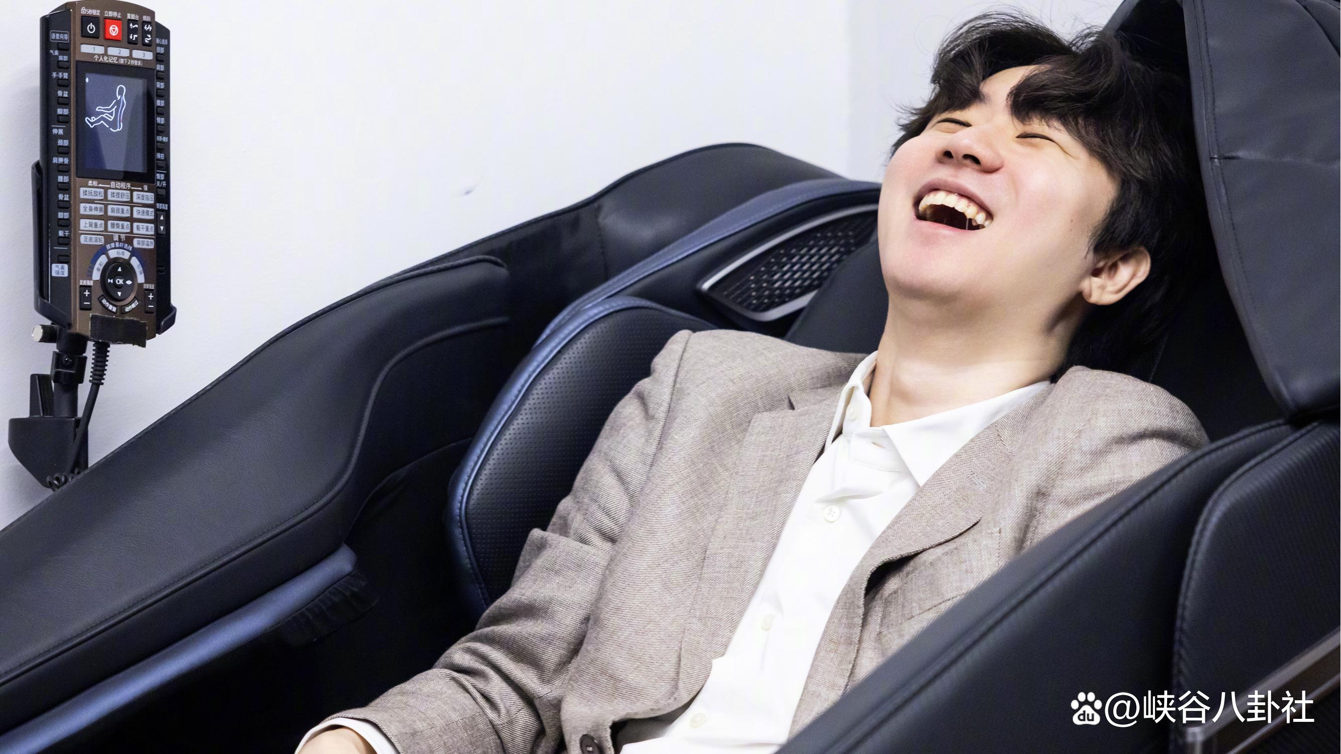 爆冷首场状态出色，FPX观众沸腾！，Rookie重返赛场热度持续攀升(和起点男主们疯狂谈恋爱)