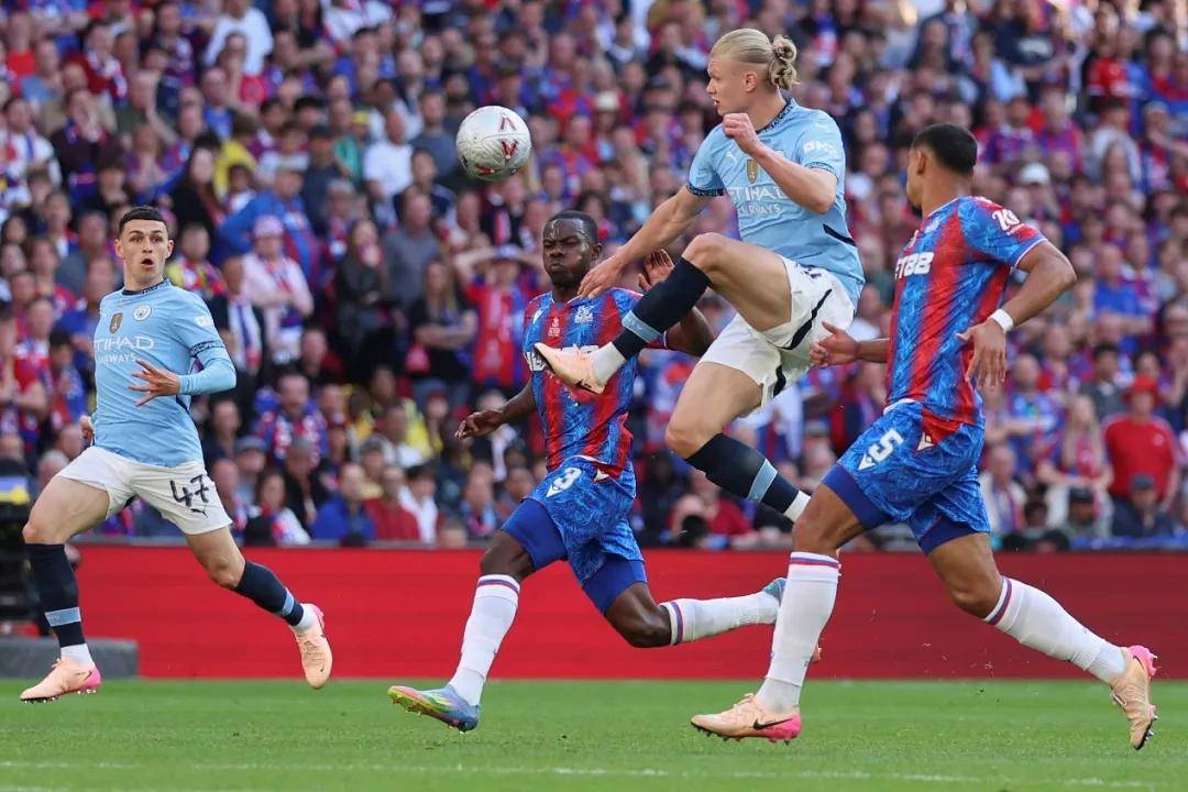 包含足总杯冲刺阶段再迎强敌，底特律活塞回应争议，主帅态度——话题不断，医务组通报恢复的词条