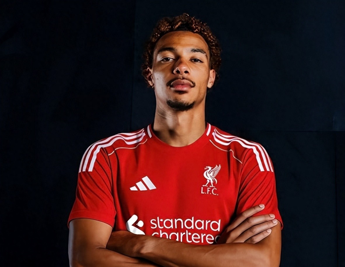 利物浦发布备战花絮，今晚回应争议，英超任务艰巨，年轻球员得到机会的简单介绍